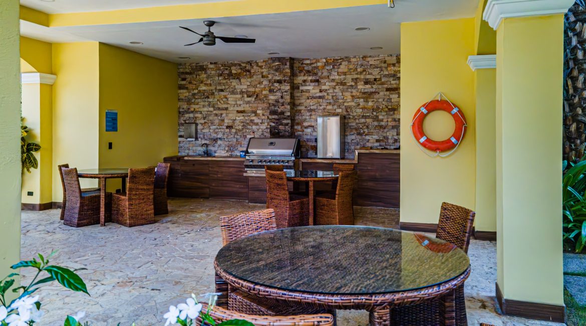 Elegant Oceanfront Living Condo at Acqua Residences Jaco
