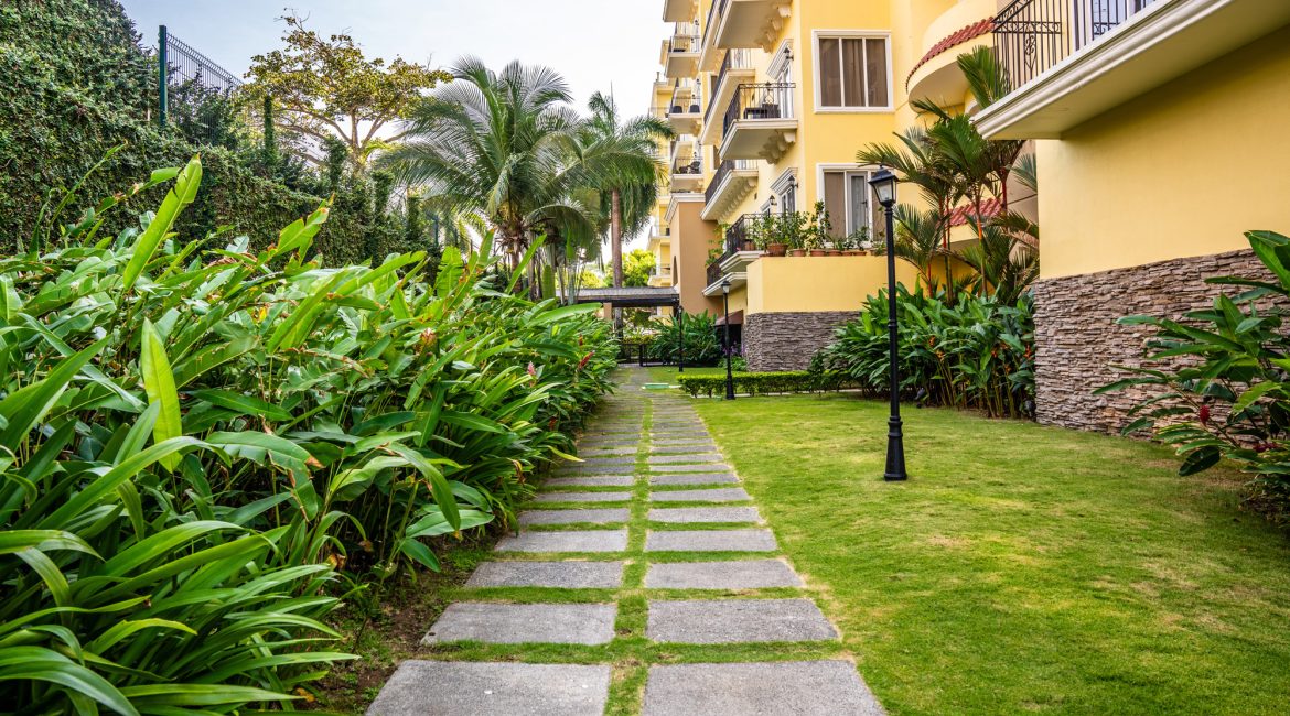 Elegant Oceanfront Living Condo at Acqua Residences Jaco