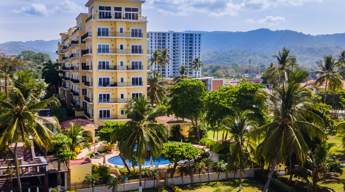 Elegant Oceanfront Living Condo at Acqua Residences Jaco