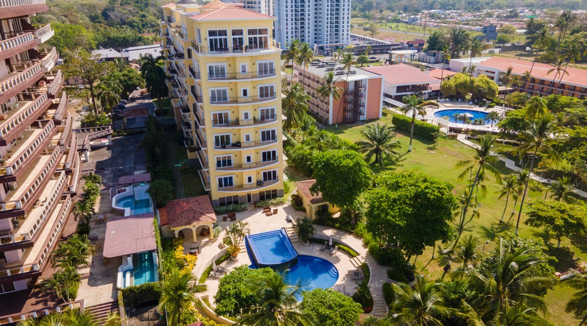 Elegant Oceanfront Living Condo at Acqua Residences Jaco