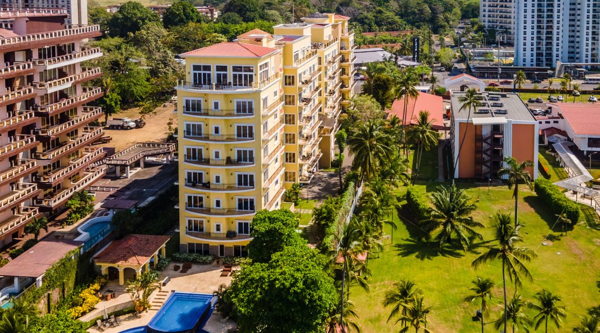 Elegant Oceanfront Living Condo at Acqua Residences Jaco
