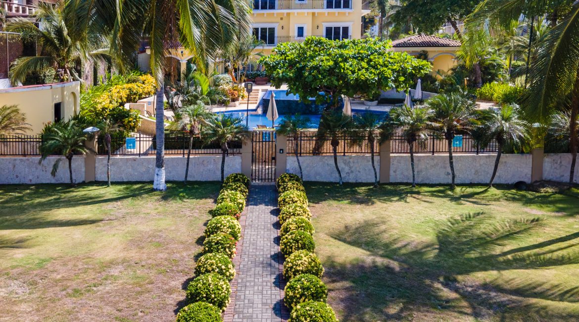 Elegant Oceanfront Living Condo at Acqua Residences Jaco