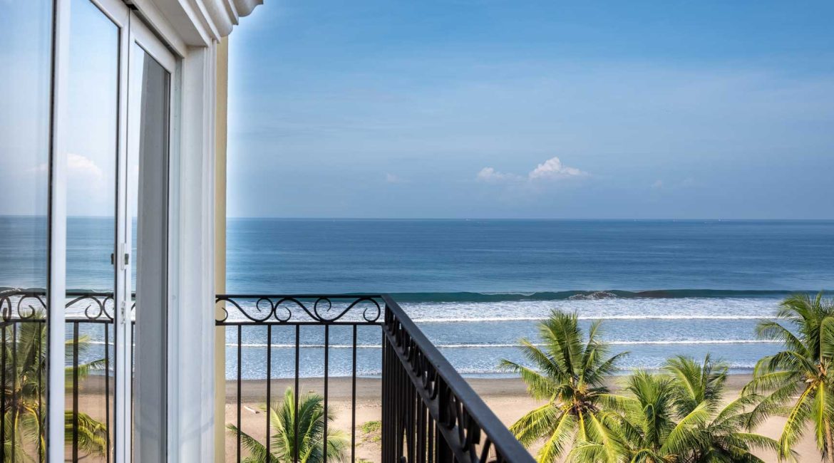 Elegant Oceanfront Living Condo at Acqua Residences Jaco