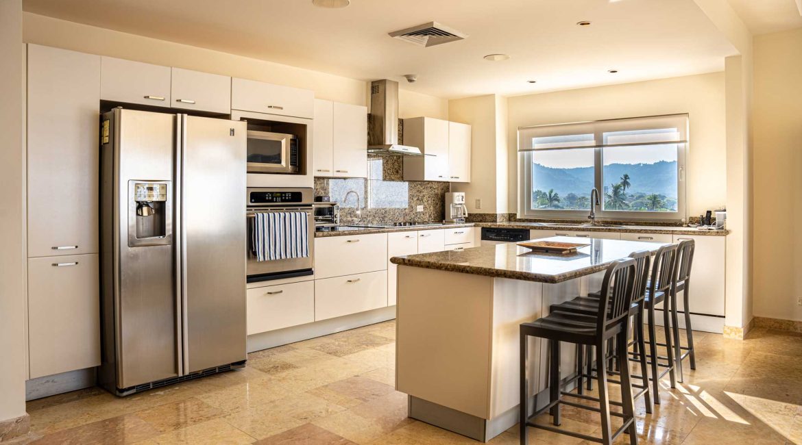 Elegant Oceanfront Living Condo at Acqua Residences Jaco