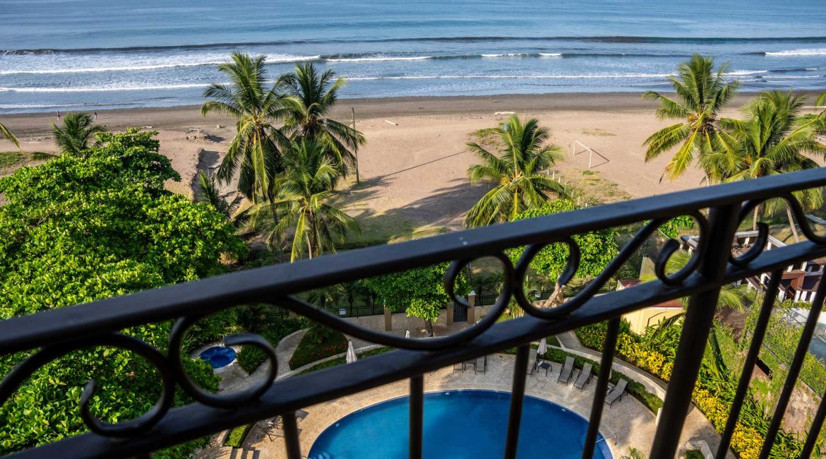 Elegant Oceanfront Living Condo at Acqua Residences Jaco