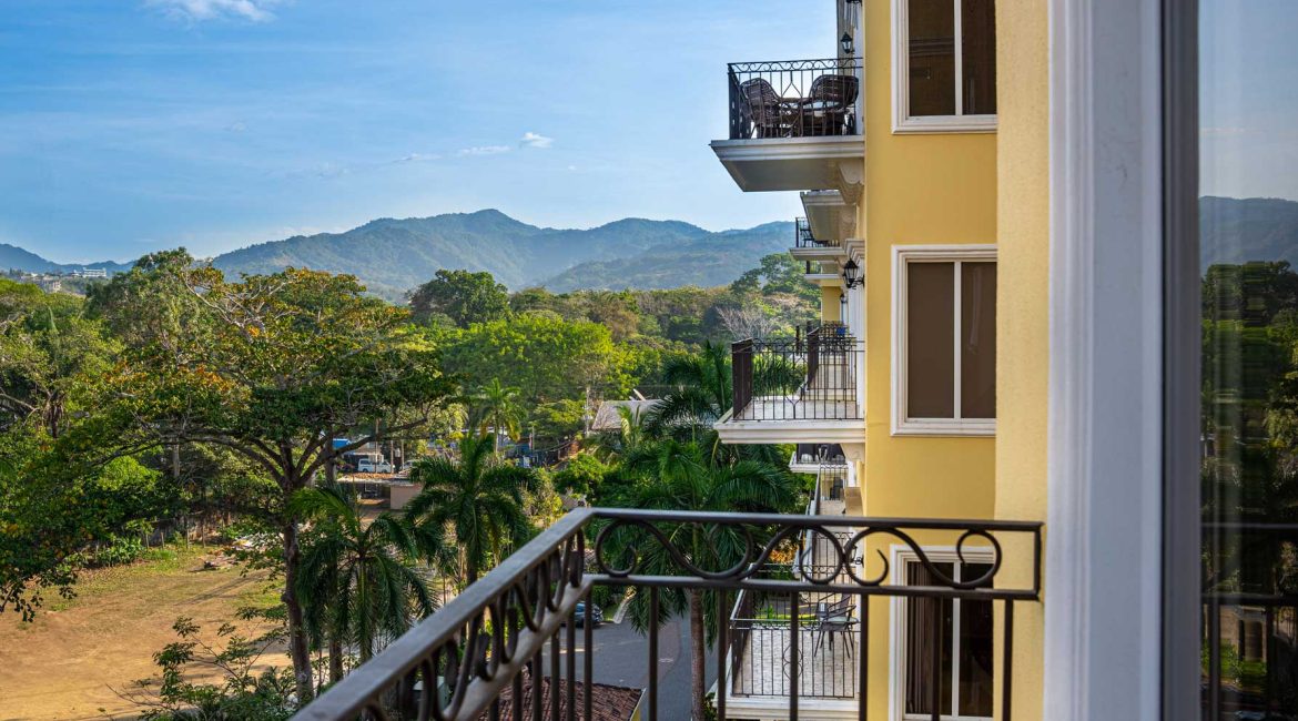 Elegant Oceanfront Living Condo at Acqua Residences Jaco