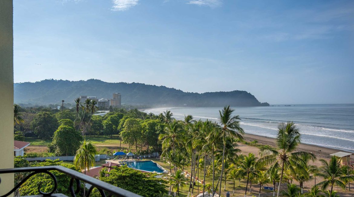 Elegant Oceanfront Living Condo at Acqua Residences Jaco