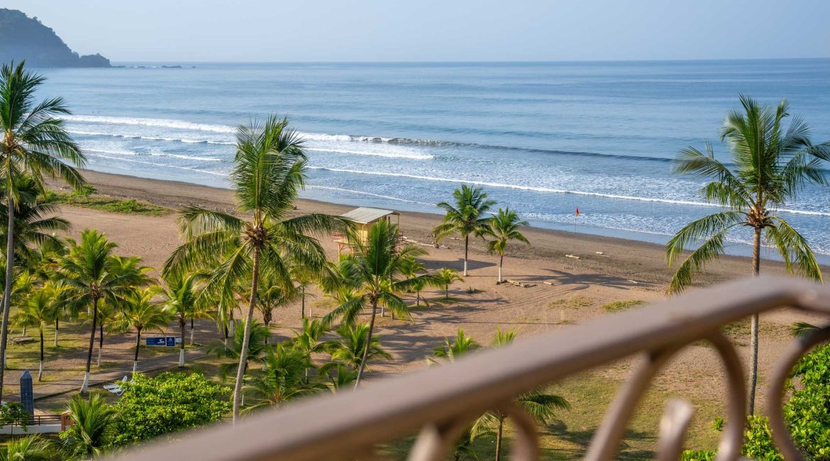 Elegant Oceanfront Living Condo at Acqua Residences Jaco