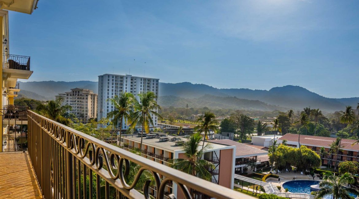 Elegant Oceanfront Living Condo at Acqua Residences Jaco