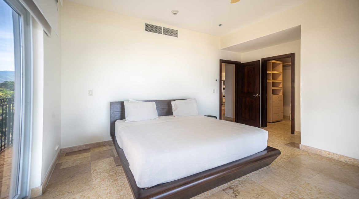 Elegant Oceanfront Living Condo at Acqua Residences Jaco