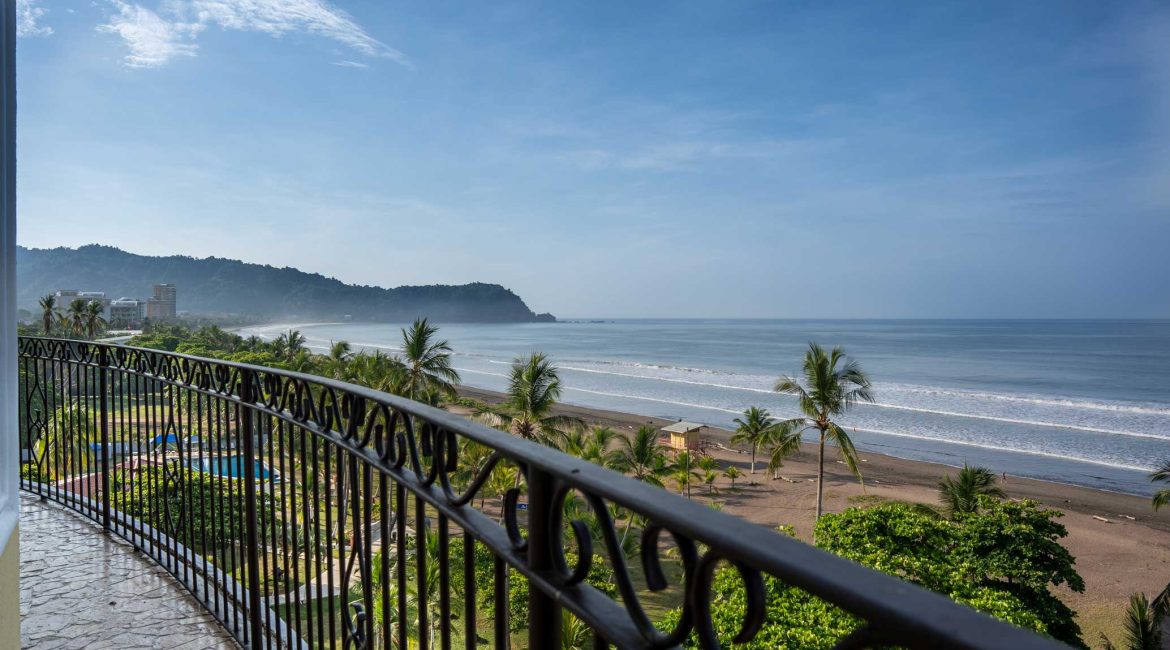 Elegant Oceanfront Living Condo at Acqua Residences Jaco