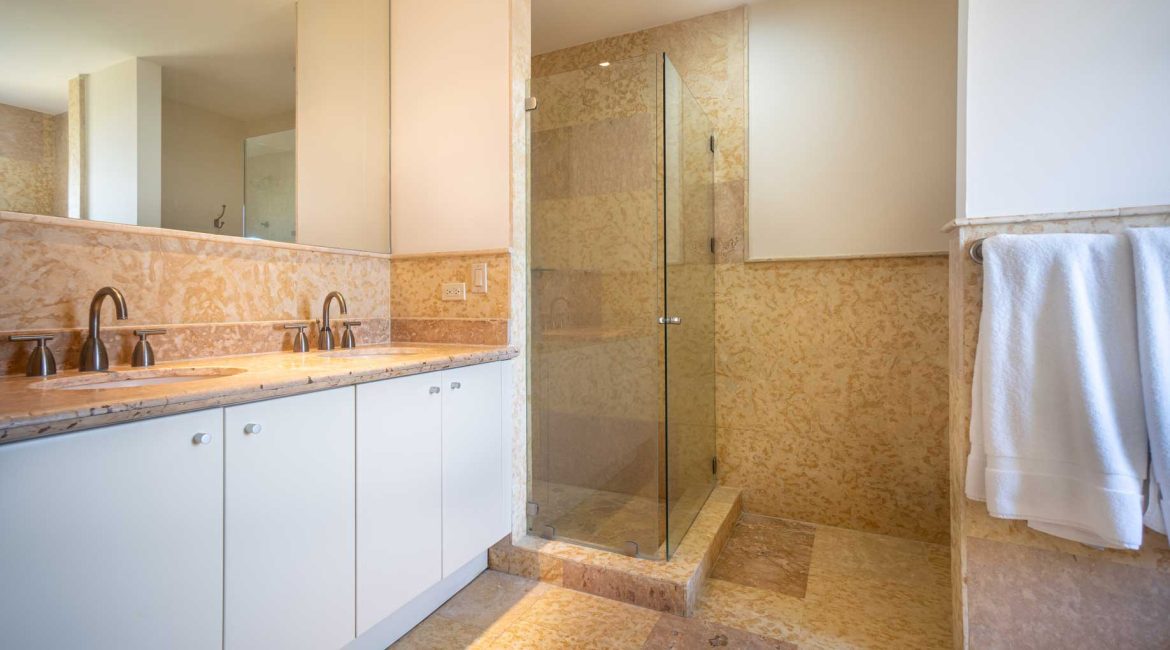 Elegant Oceanfront Living Condo at Acqua Residences Jaco