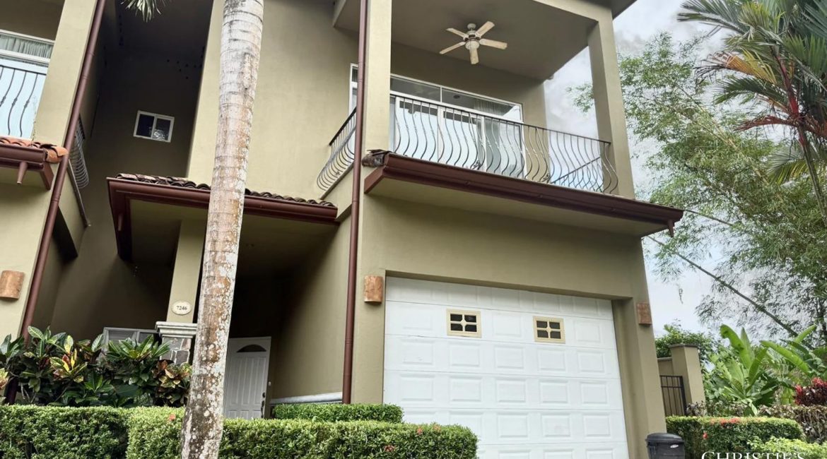 Las Lomas 46 Townhouse with Private Pool
