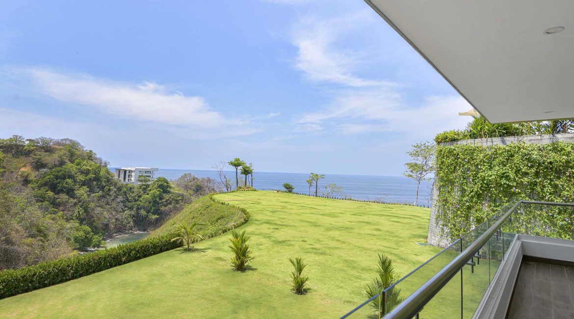 Ocean View Condos for Sale in Faro Escondido 2, Central Pacific
