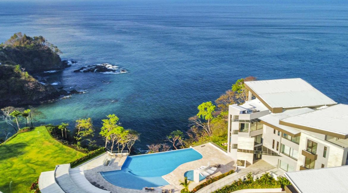 Luxury Double Pool Penthouse Residence – Faro Escondido