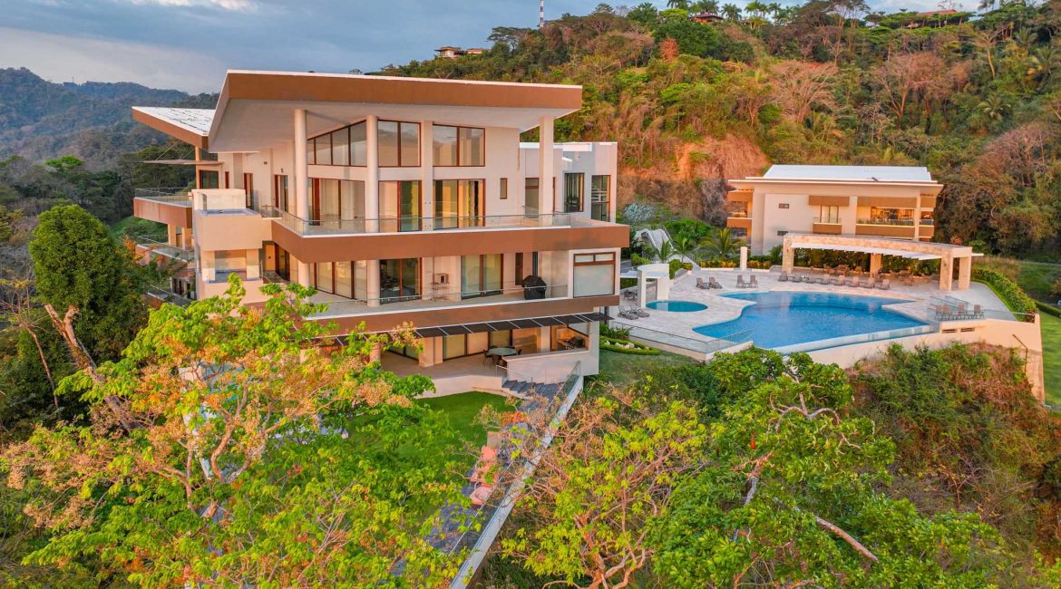 Luxury Double Pool Penthouse Residence – Faro Escondido