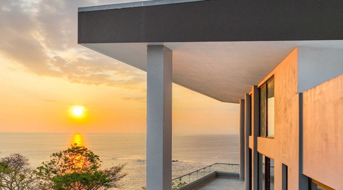 Luxury Double Pool Penthouse Residence – Faro Escondido