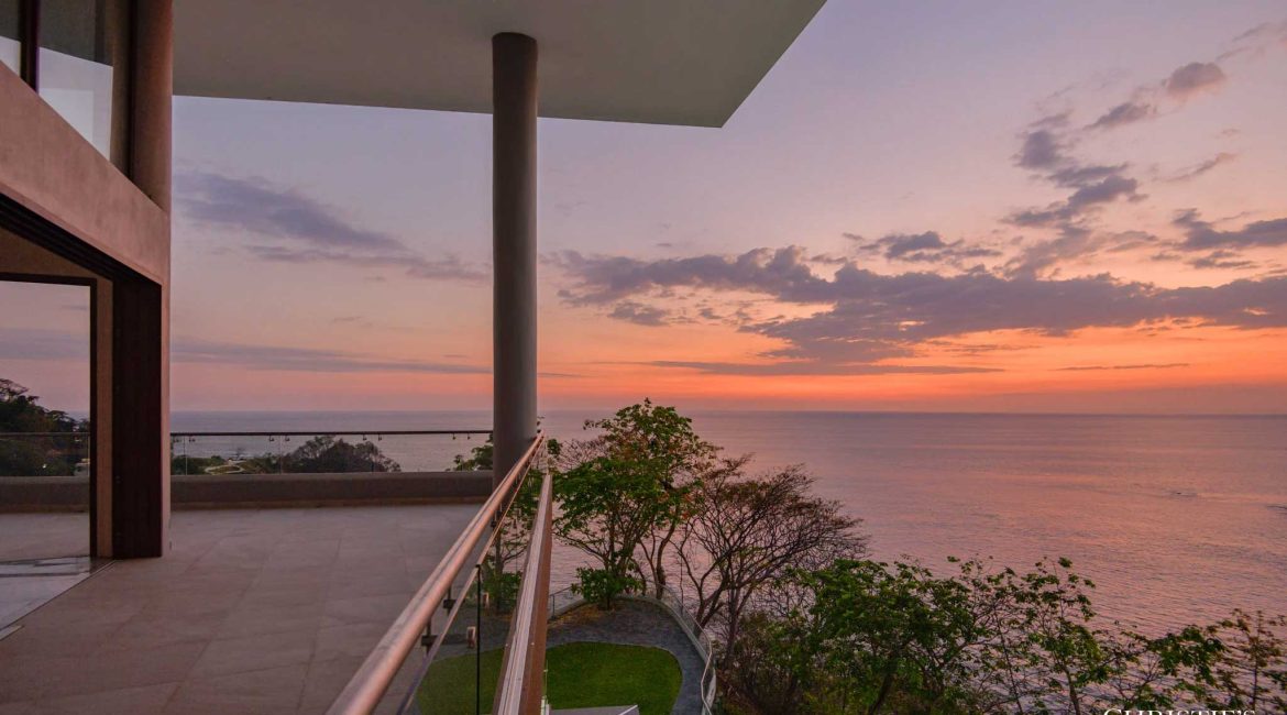 Luxury Double Pool Penthouse Residence – Faro Escondido