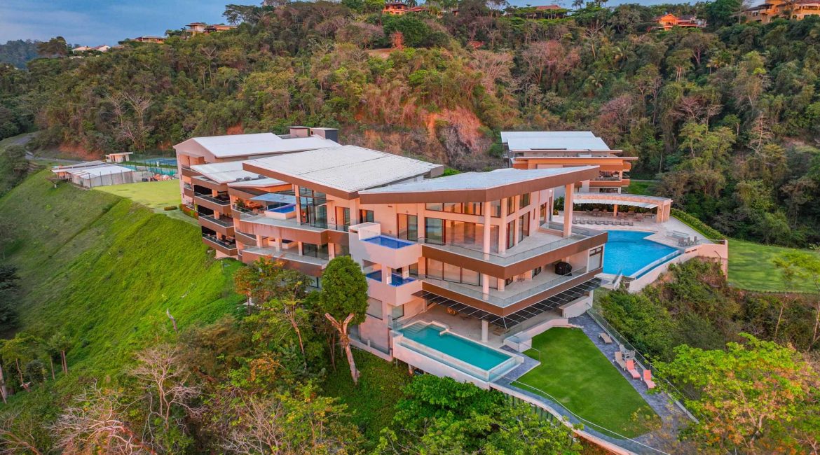 Luxury Double Pool Penthouse Residence – Faro Escondido