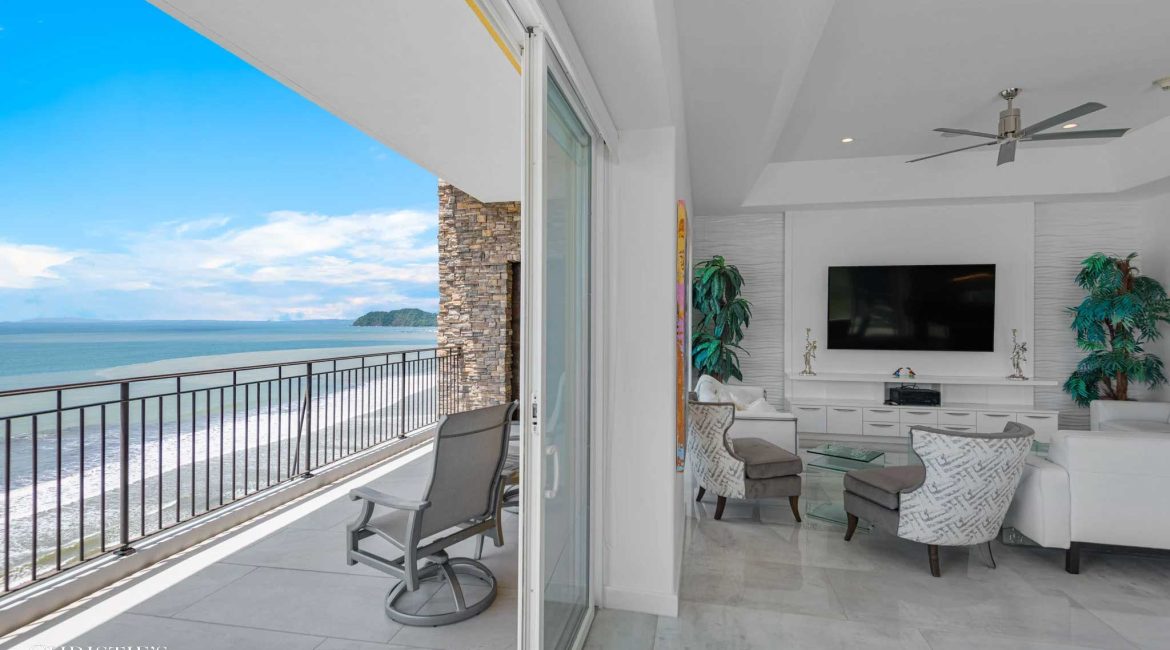 Vista Las Palmas – Executive Oceanfront Penthouse 11B